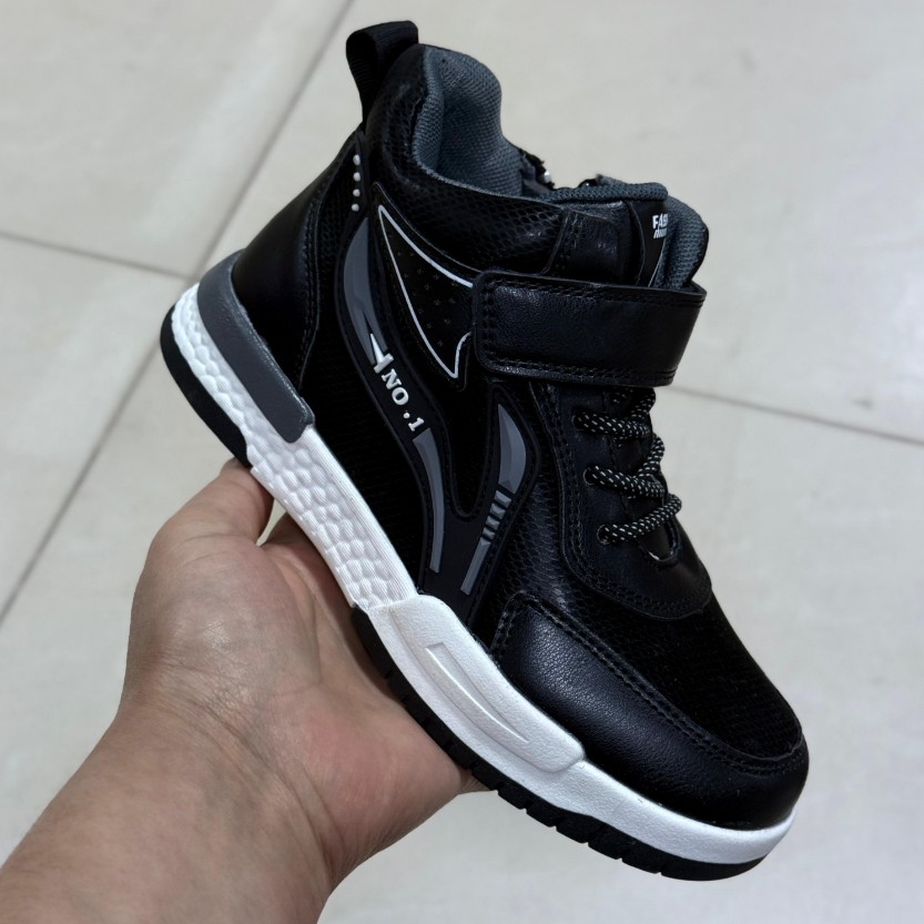 фото весенние кроссовки для мальчиков оптом