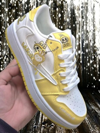 фото весенние женские кроссовки оптом