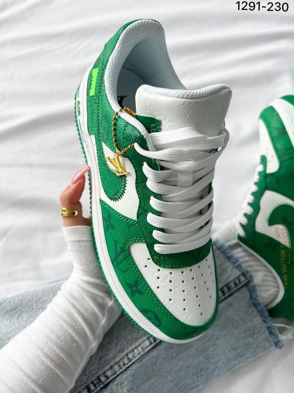 фото женские кроссовки nike 833783 оптом