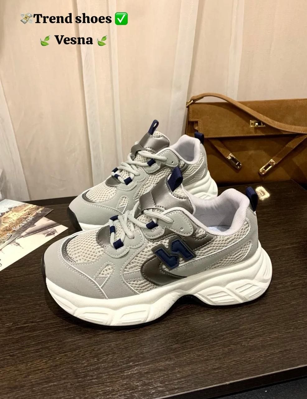 фото весенние женские кроссовки оптом