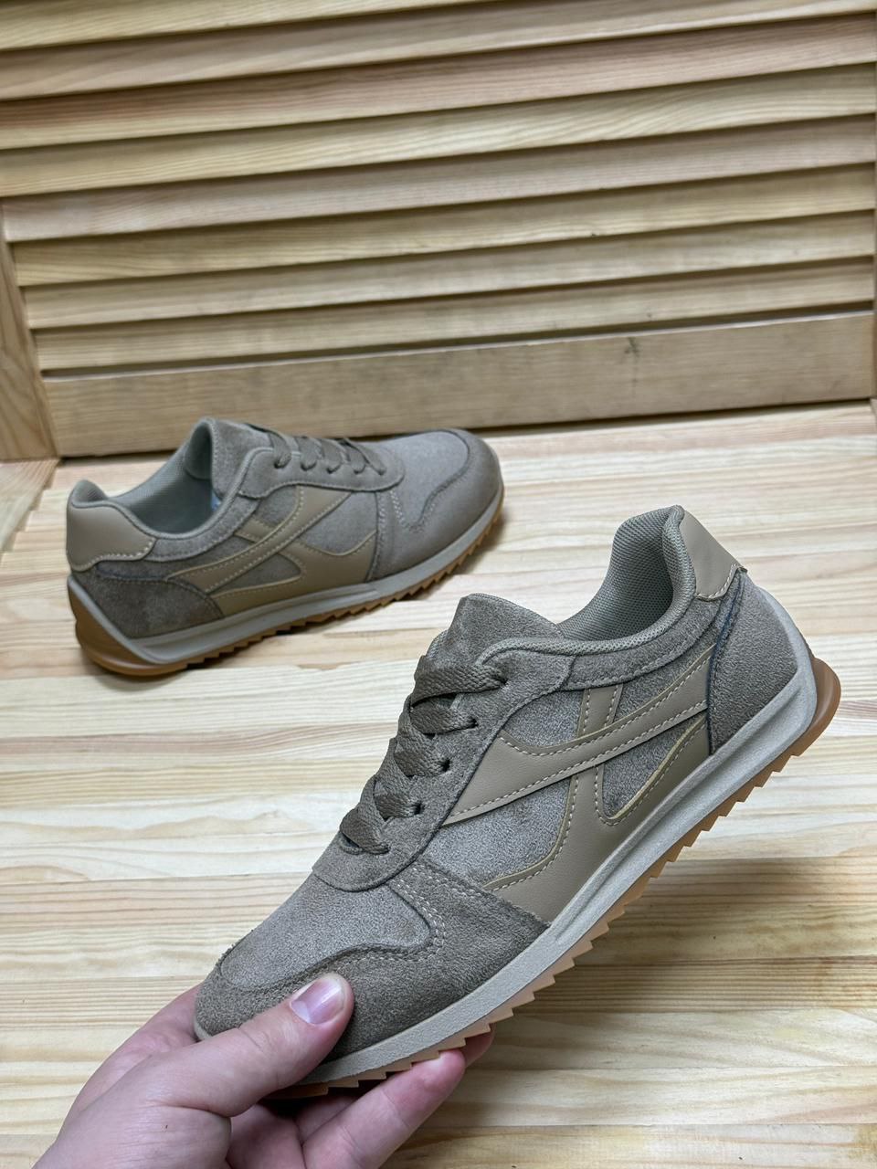 фото весенние женские кроссовки оптом