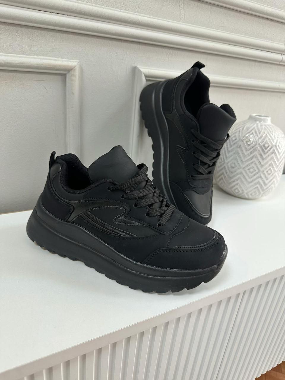 фото весенние женские кроссовки оптом