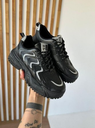 фото весенние женские кроссовки оптом