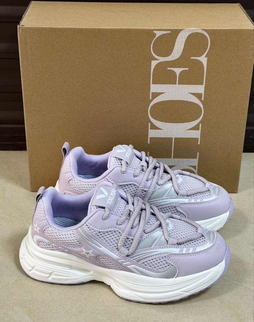 фото весенние женские кроссовки оптом