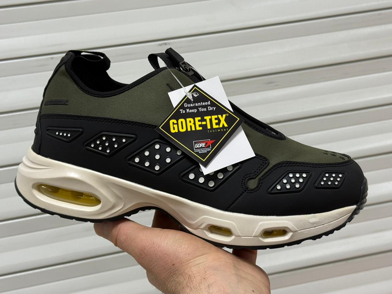 фото мужские зимние кроссовки с технологией gore-tex 512128 оптом