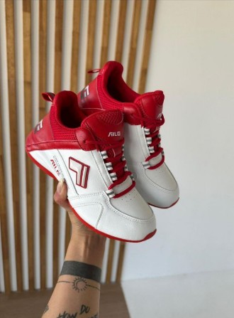 фото весенние женские кроссовки оптом