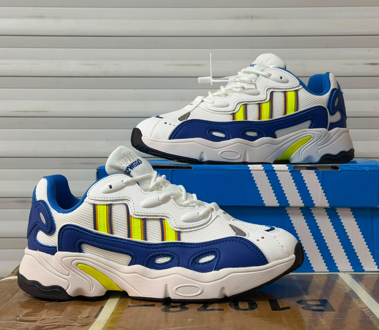 фото мужские кроссовки adidas 638666 оптом