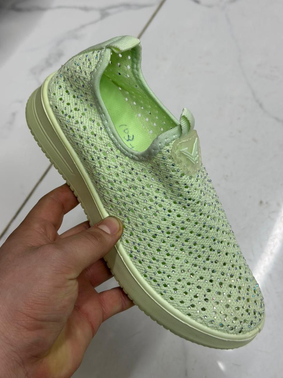 фото весенние женские кроссовки оптом