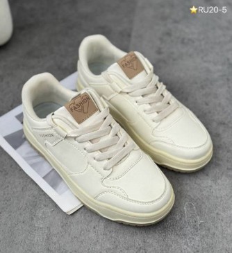 фото весенние женские кроссовки оптом