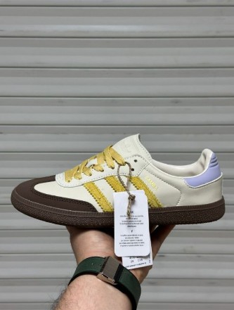 фото весенние женские кроссовки оптом