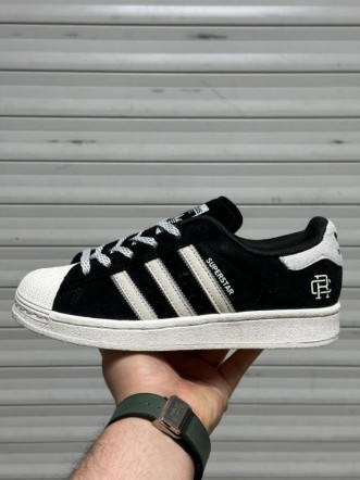 фото весенние женские кроссовки оптом