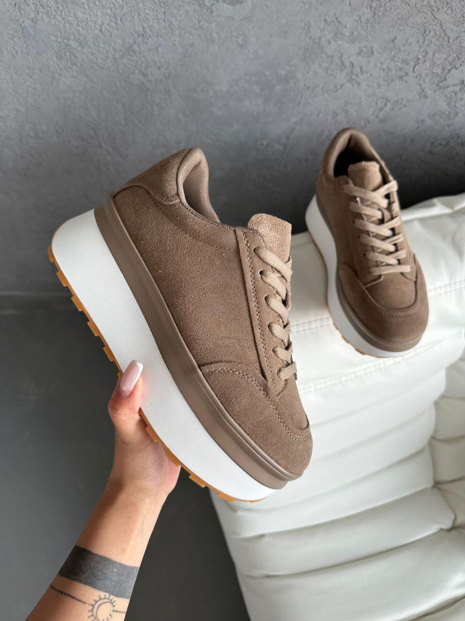 фото весенние женские кроссовки оптом