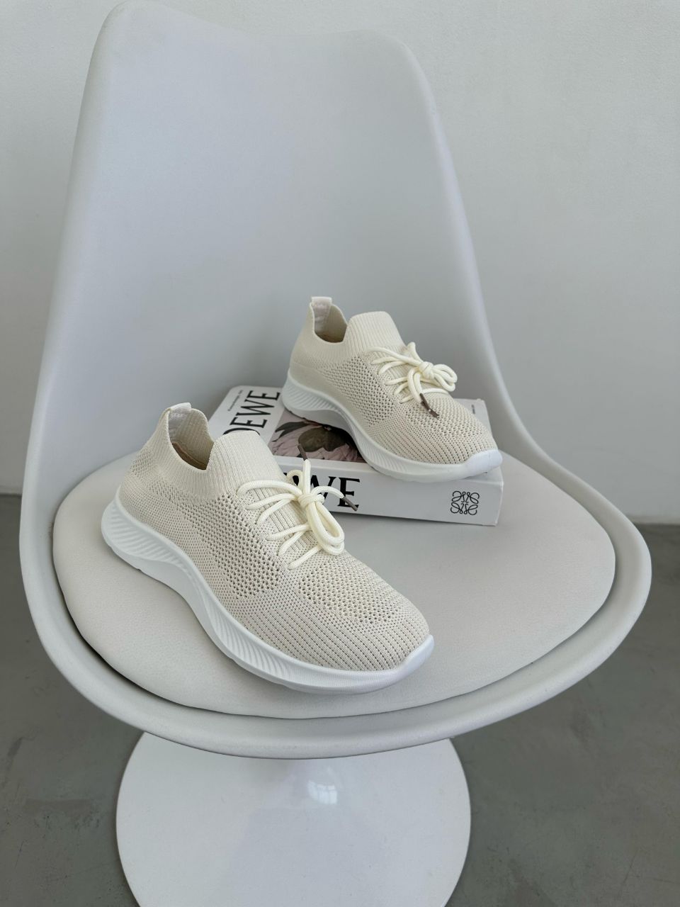 фото весенние женские кроссовки оптом