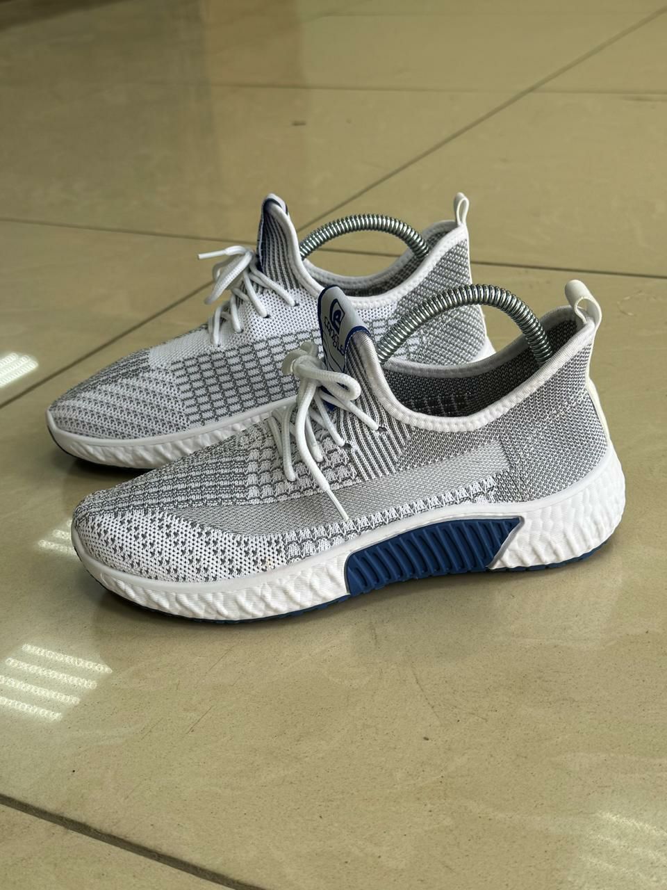 фото весенние женские кроссовки оптом