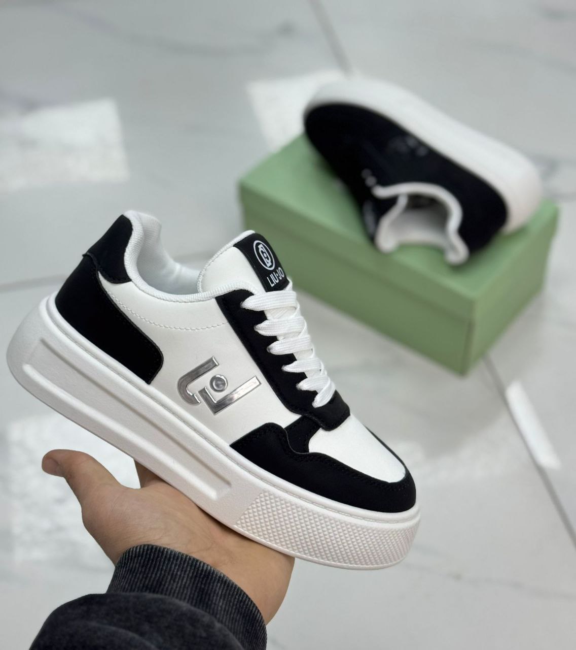 фото весенние женские кроссовки оптом