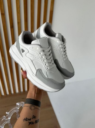 фото весенние женские кроссовки оптом