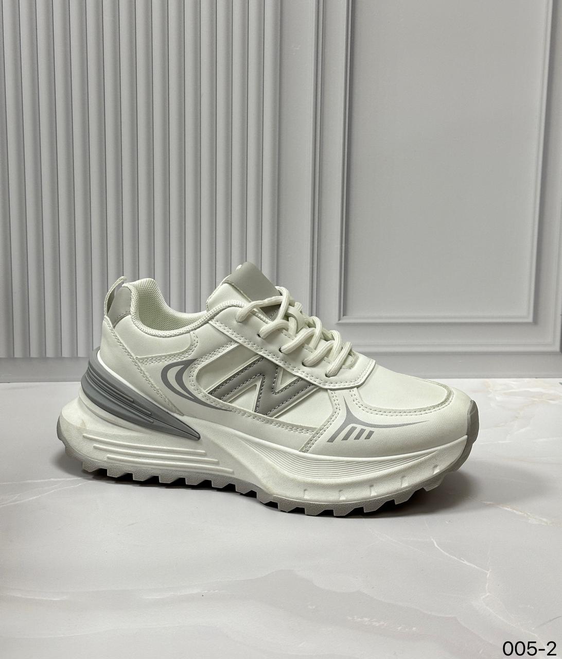 фото весенние женские кроссовки оптом