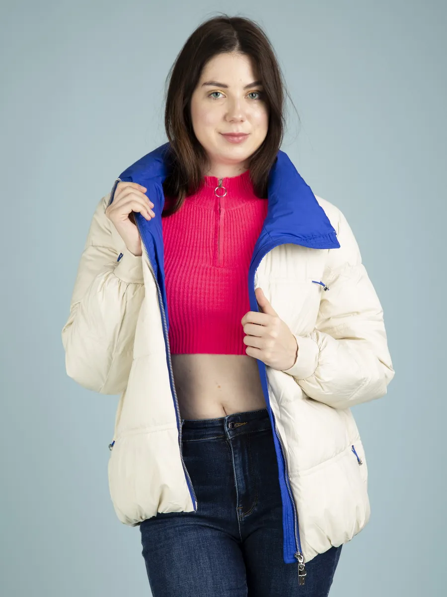 картинка Демисезонная короткая куртка с капюшоном от магазина Одежда+