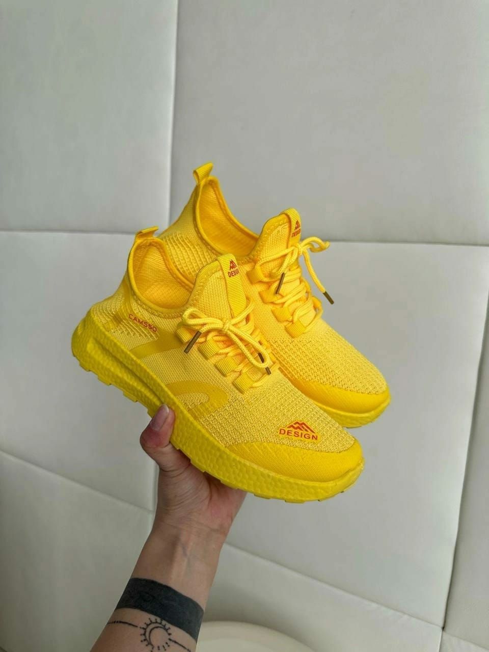 фото весенние женские кроссовки оптом