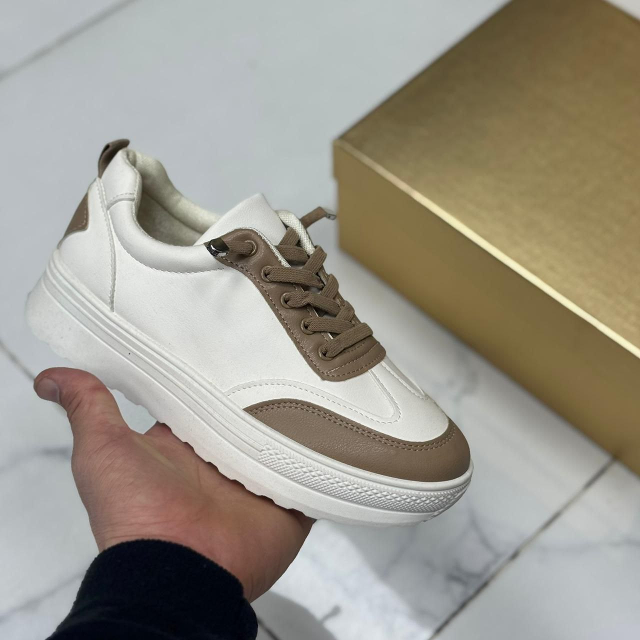 фото весенние женские кроссовки оптом