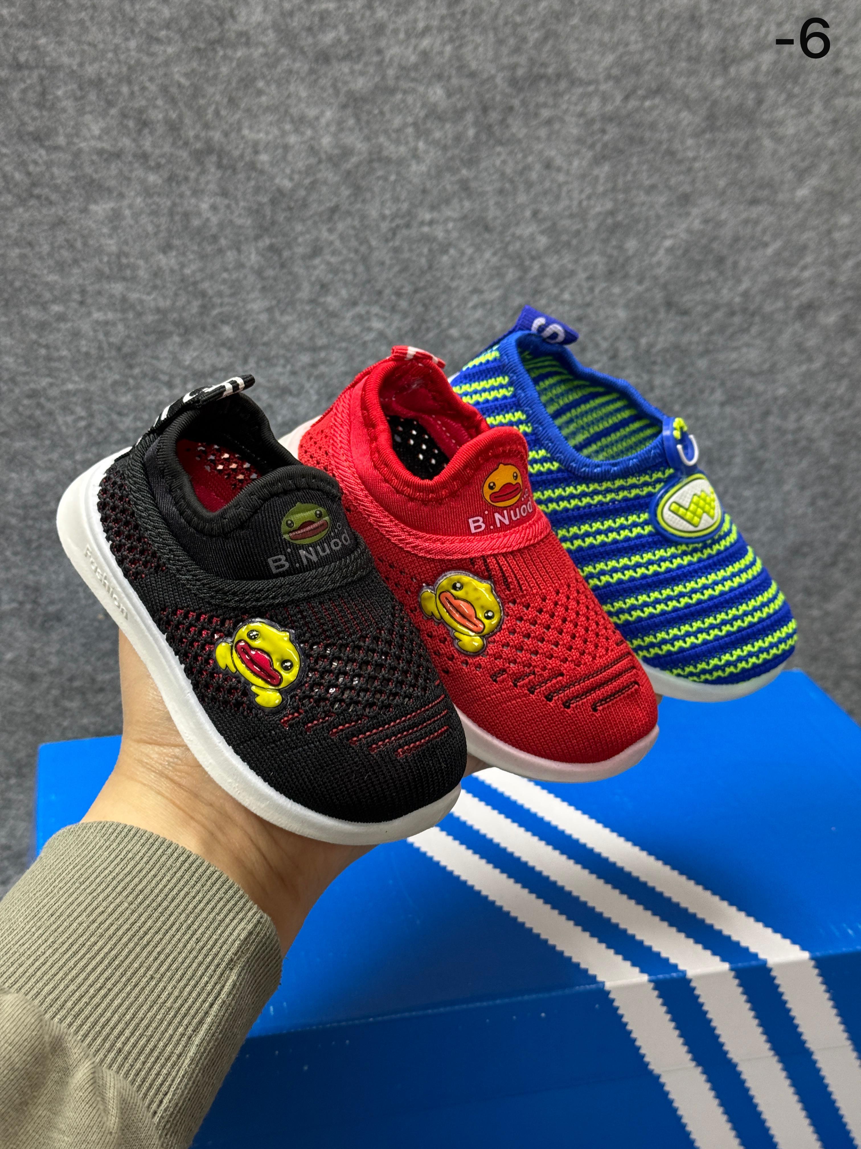 фото весенние кроссовки для девочек оптом