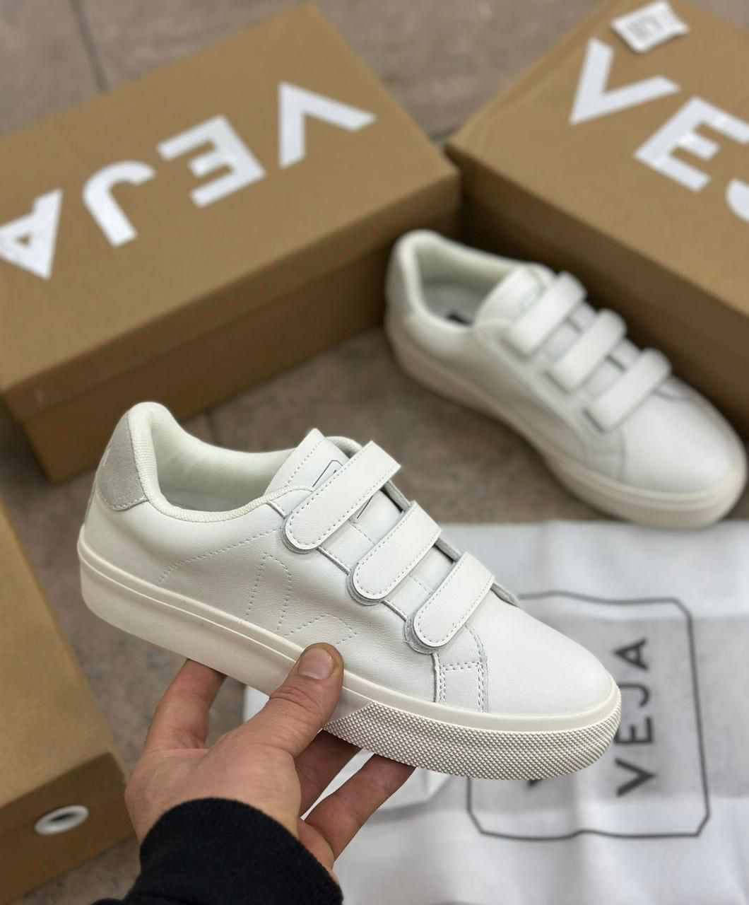 фото весенние женские кроссовки оптом