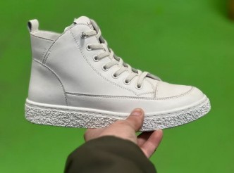 фото весенние женские кроссовки оптом