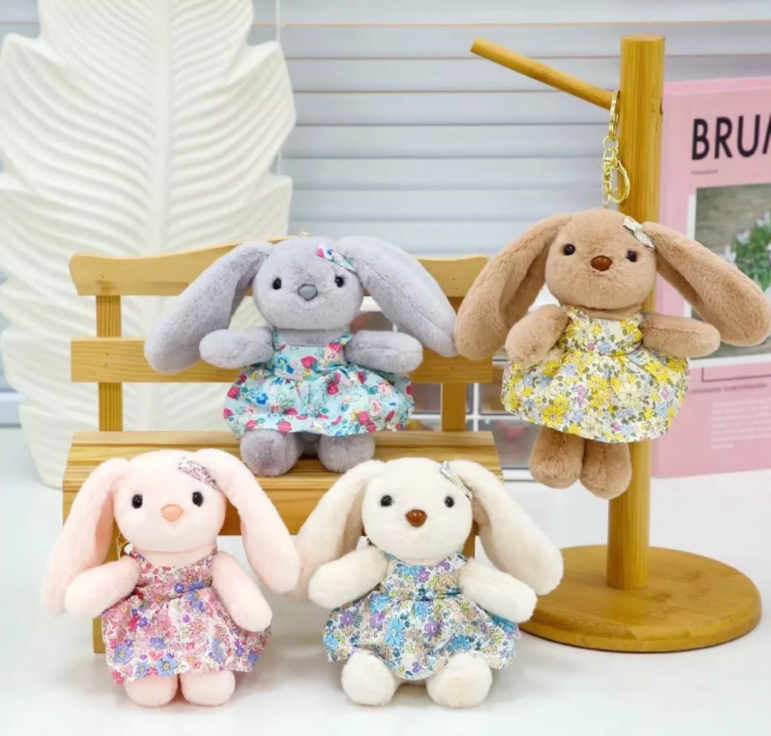 картинка Мягкая игрушка брелок  "Зайка в платье" 12 см от магазина Одежда+