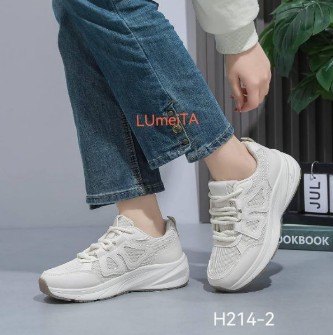 фото весенние женские кроссовки оптом