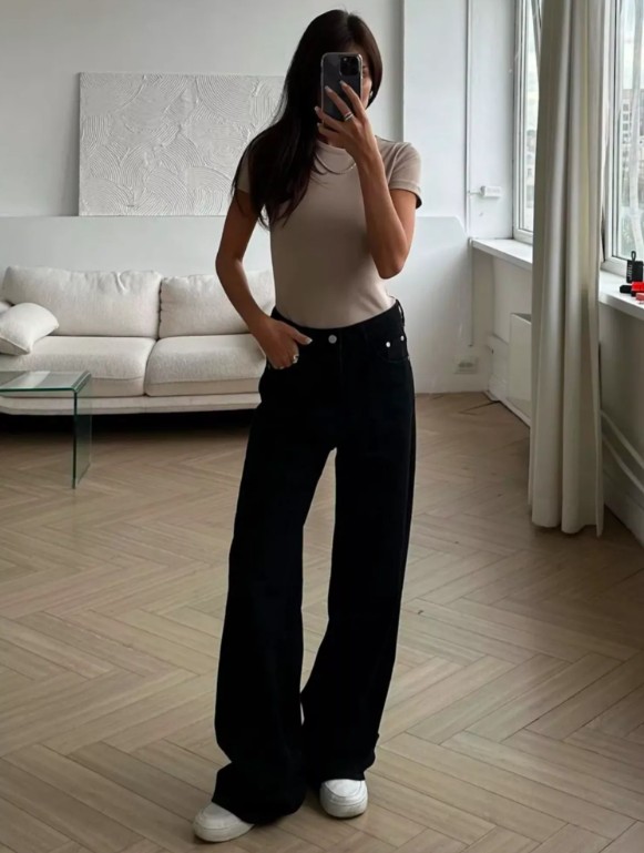 картинка Джинсы трубы от магазина Одежда+