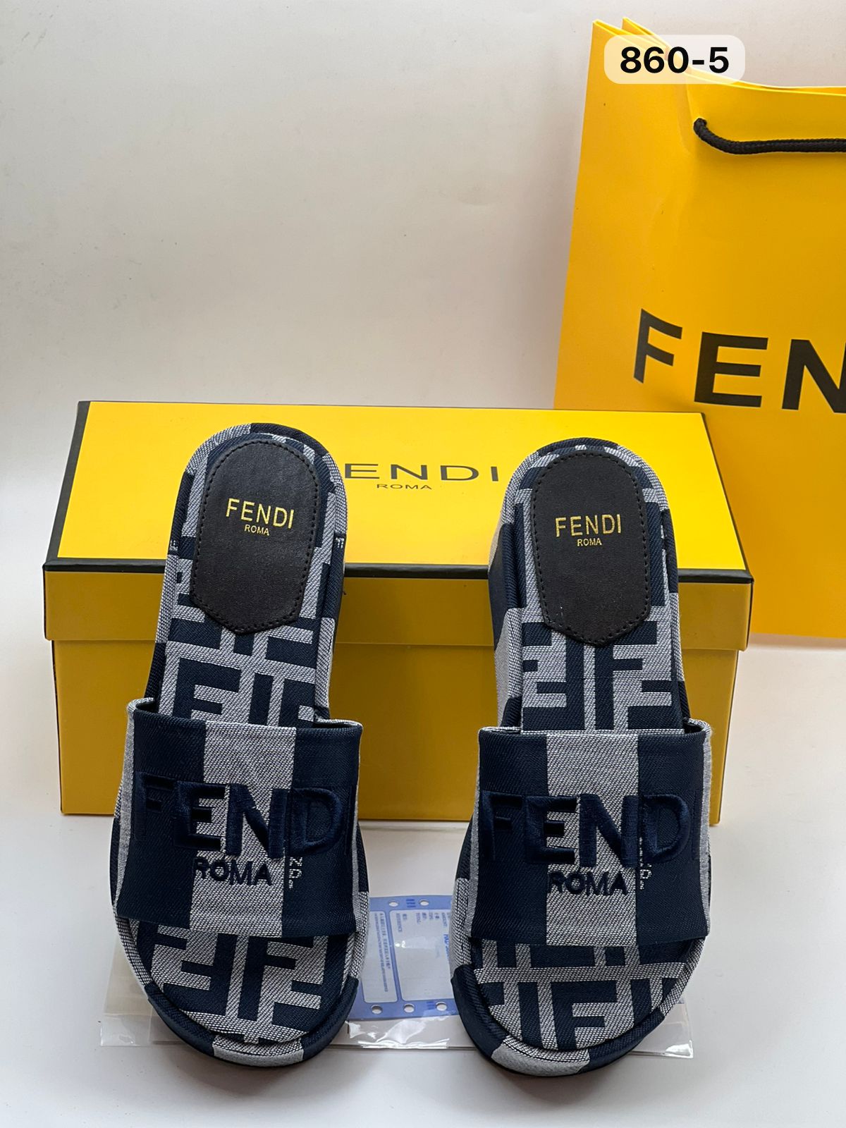 фото женские летние шлепки fendi 514766 оптом