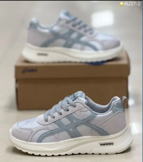 фото весенние женские кроссовки оптом