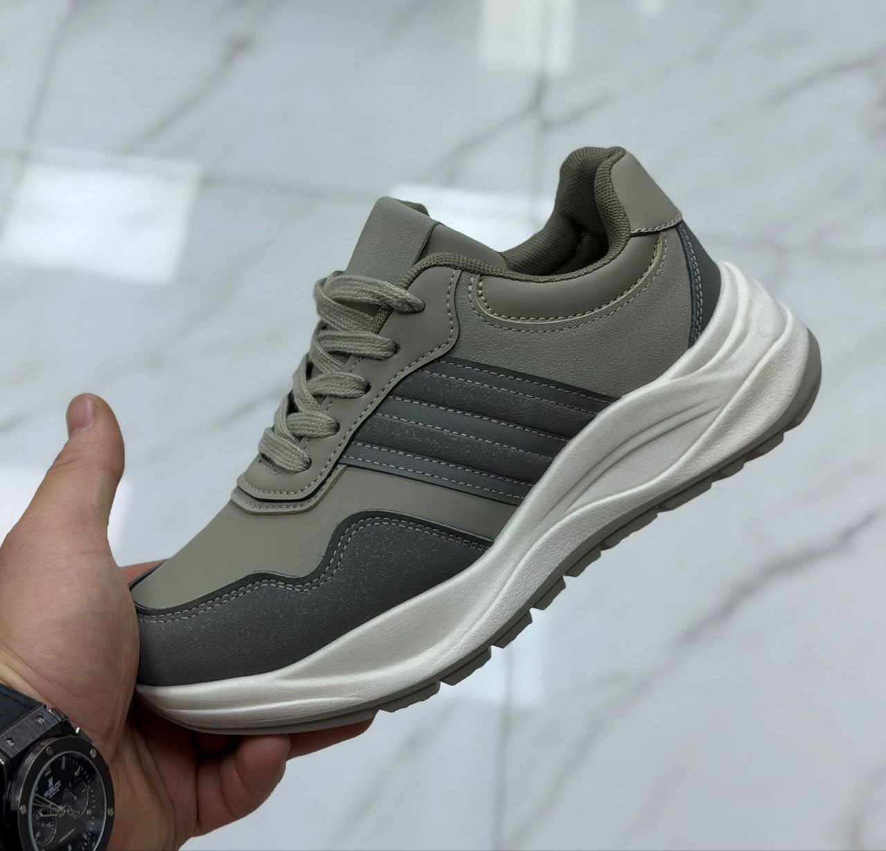 фото весенние женские кроссовки оптом