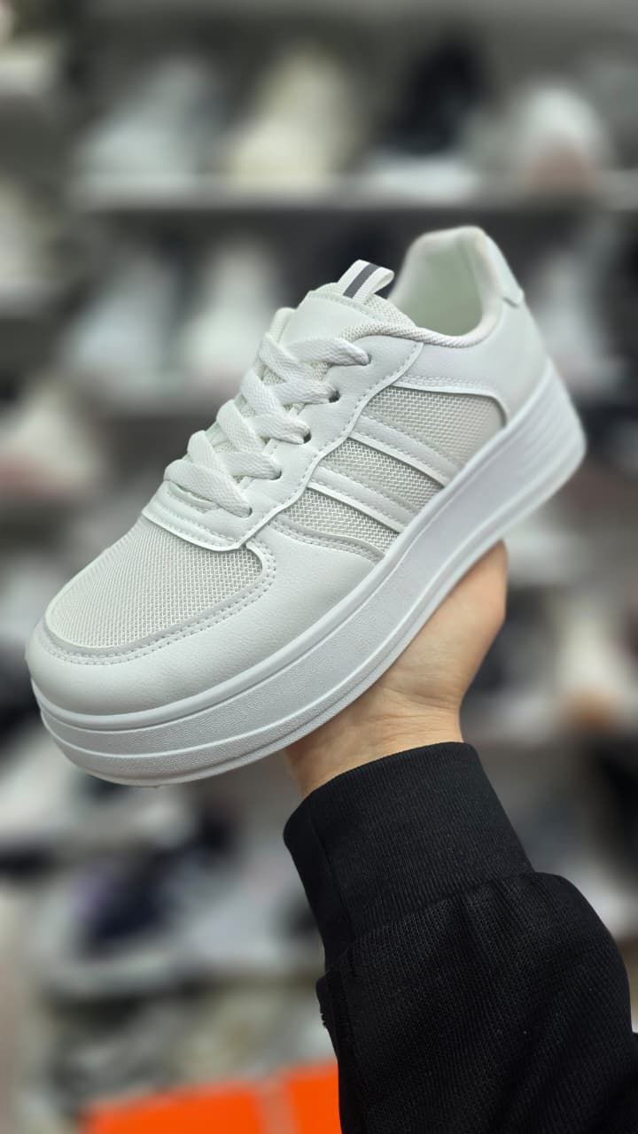 фото весенние женские кроссовки оптом