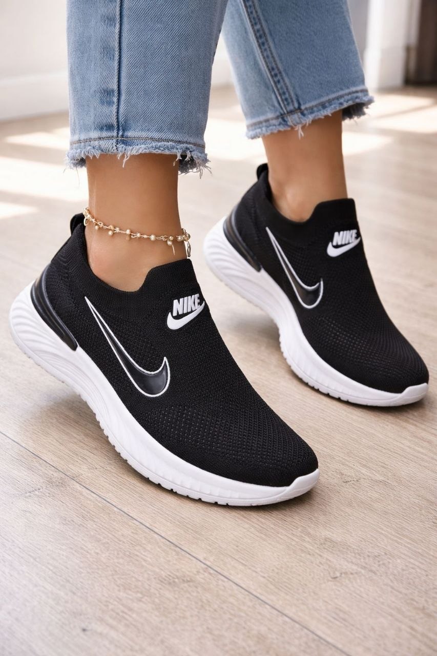 фото весенние женские кроссовки оптом