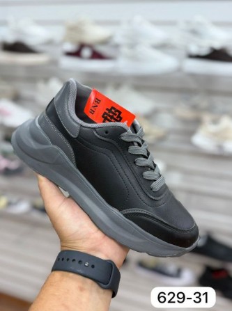 фото весенние женские кроссовки оптом