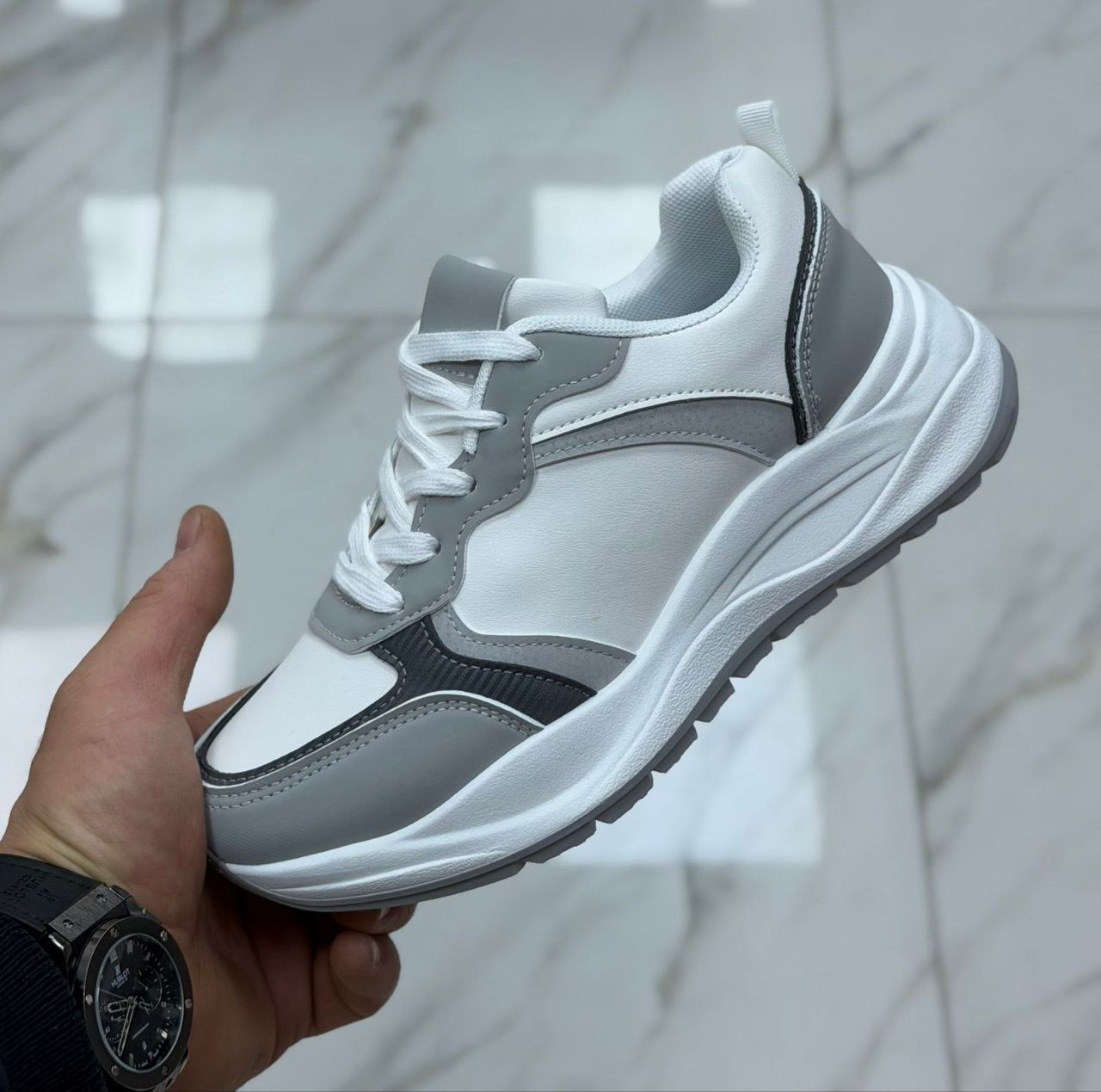 фото весенние женские кроссовки оптом