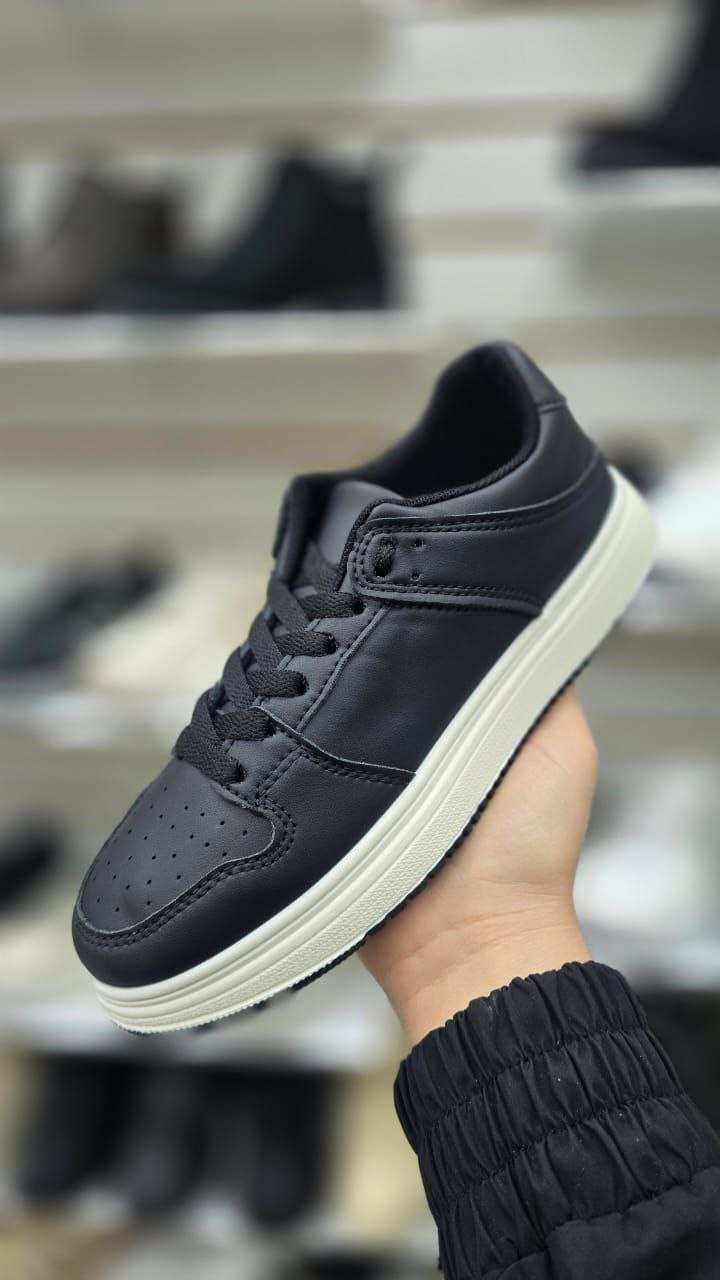 фото весенние женские кроссовки оптом