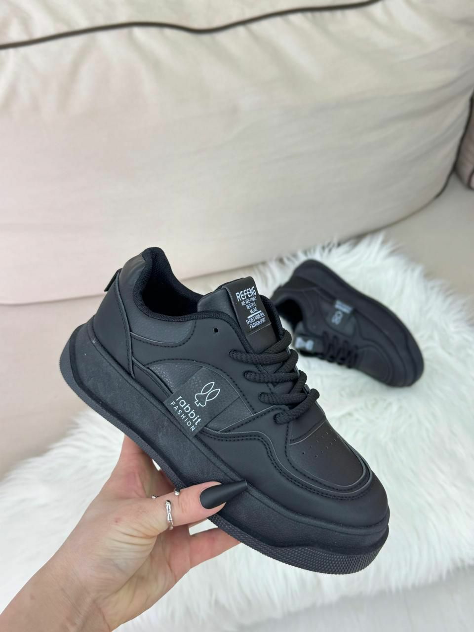 фото весенние женские кроссовки оптом