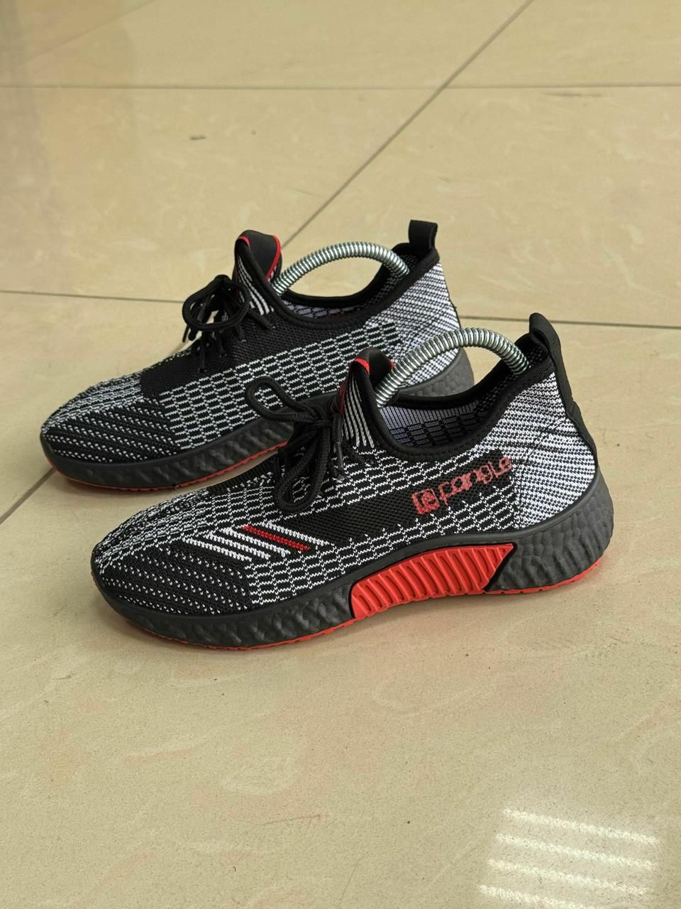 фото весенние женские кроссовки оптом