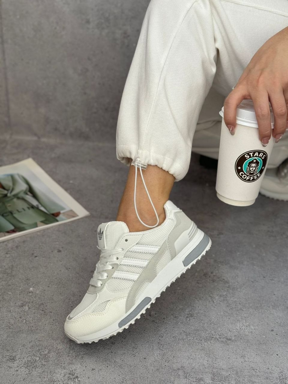 фото весенние женские кроссовки оптом