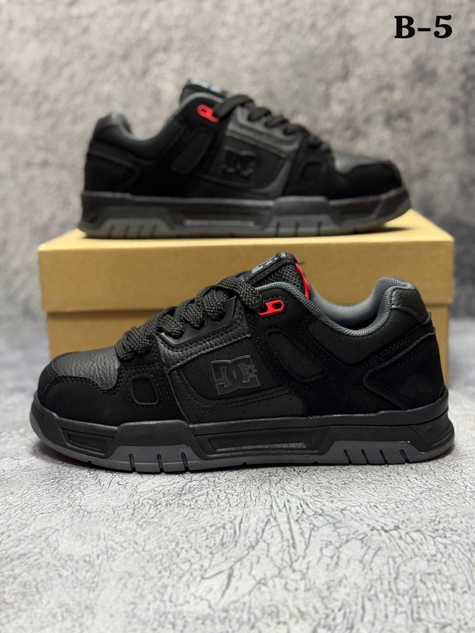 фото мужские черные кроссовки dc shoes 876952 оптом