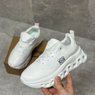 фото весенние женские кроссовки оптом