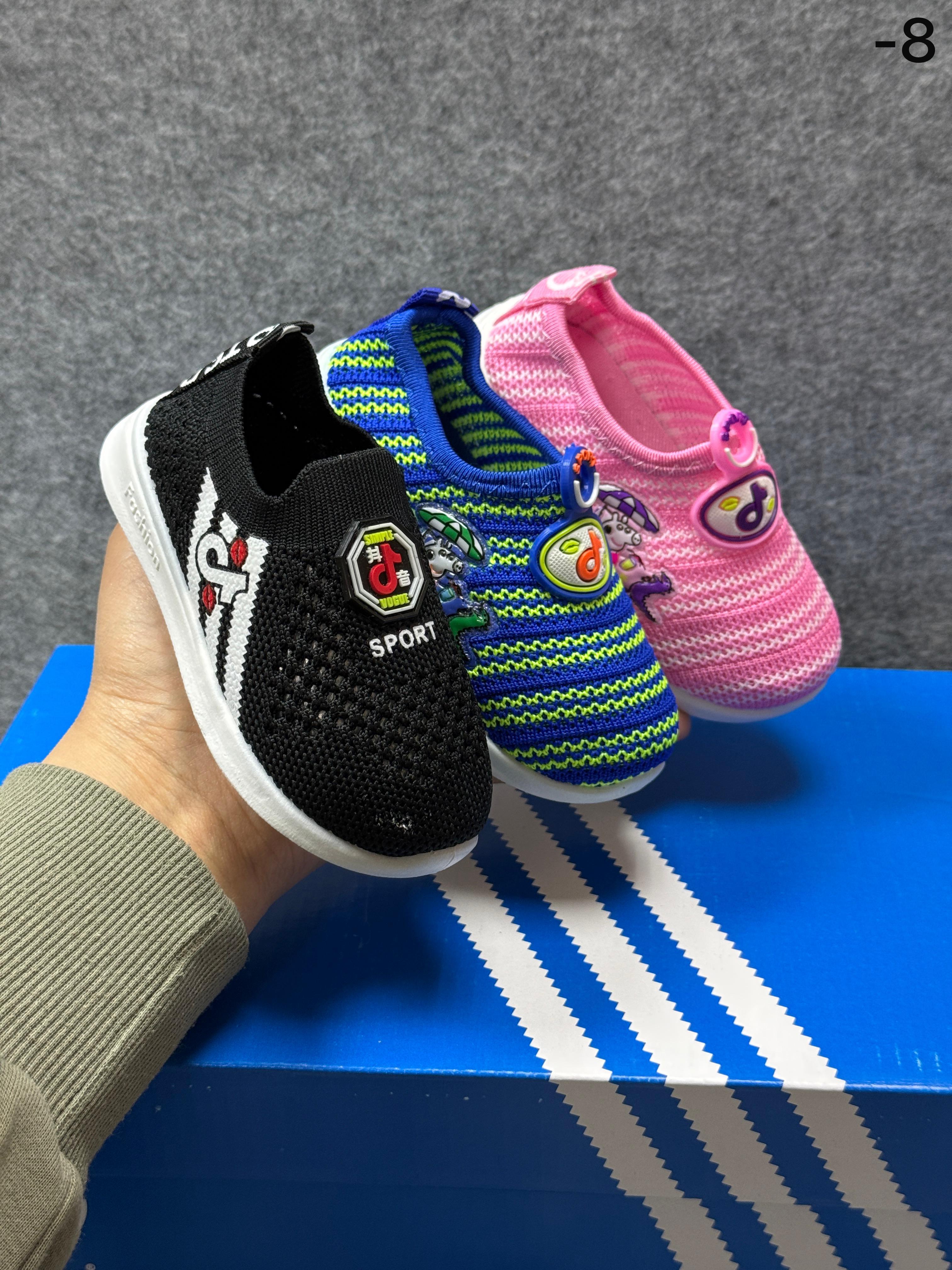 фото весенние кроссовки для девочек оптом