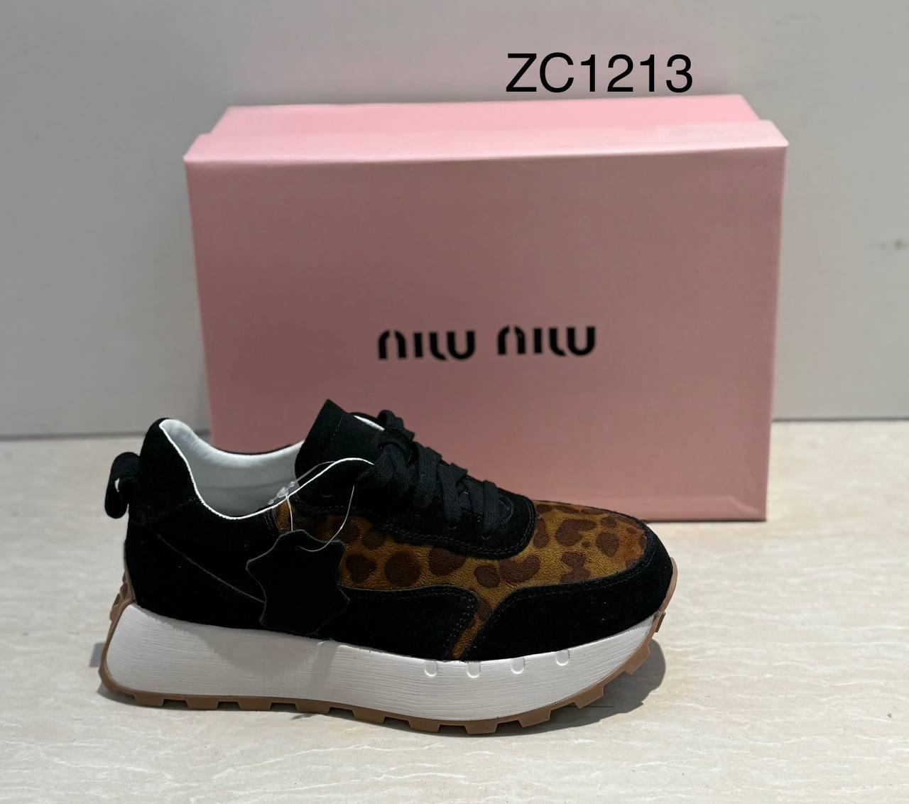 фото весенние женские кроссовки оптом