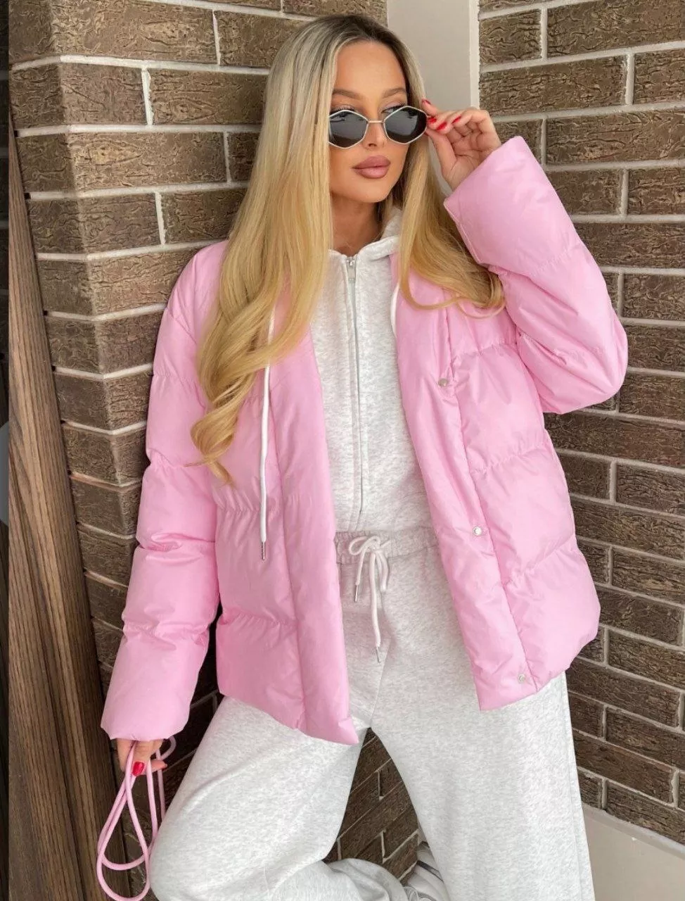 картинка Розовая дутая куртка оверсайз от магазина Одежда+