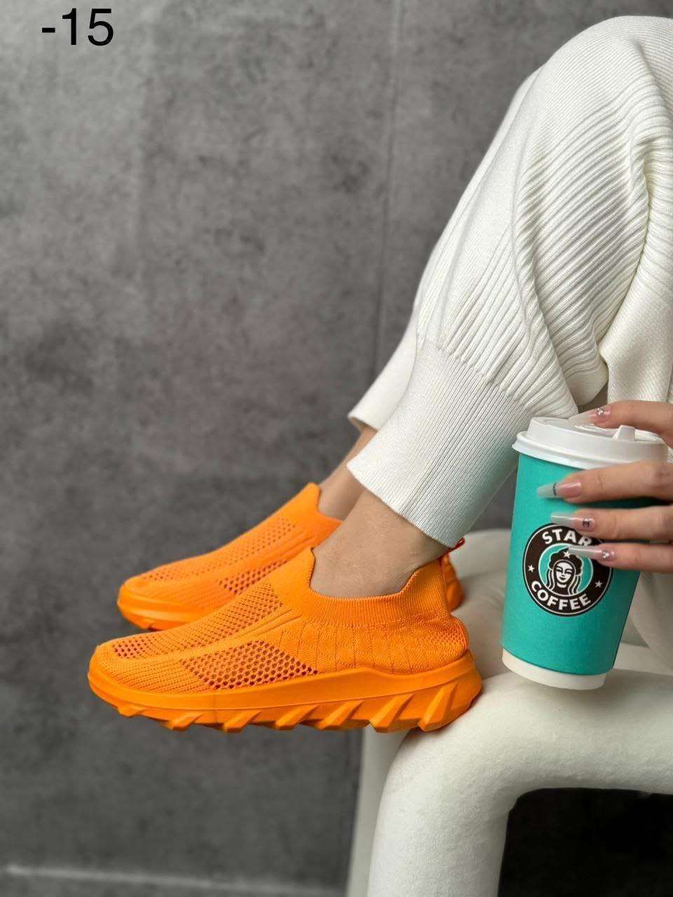 фото весенние женские кроссовки оптом