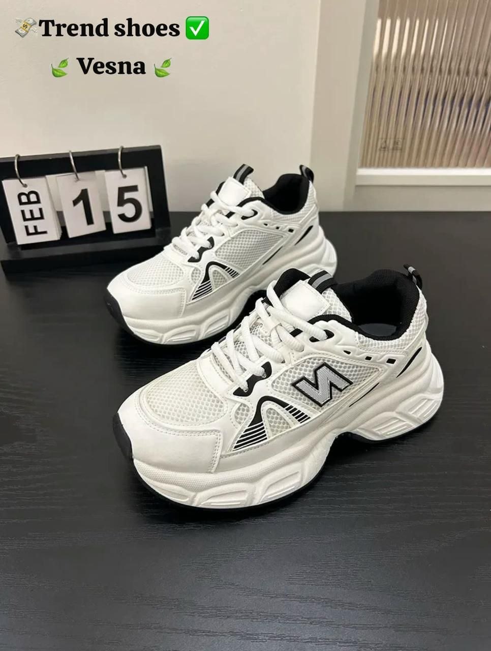 фото весенние женские кроссовки оптом