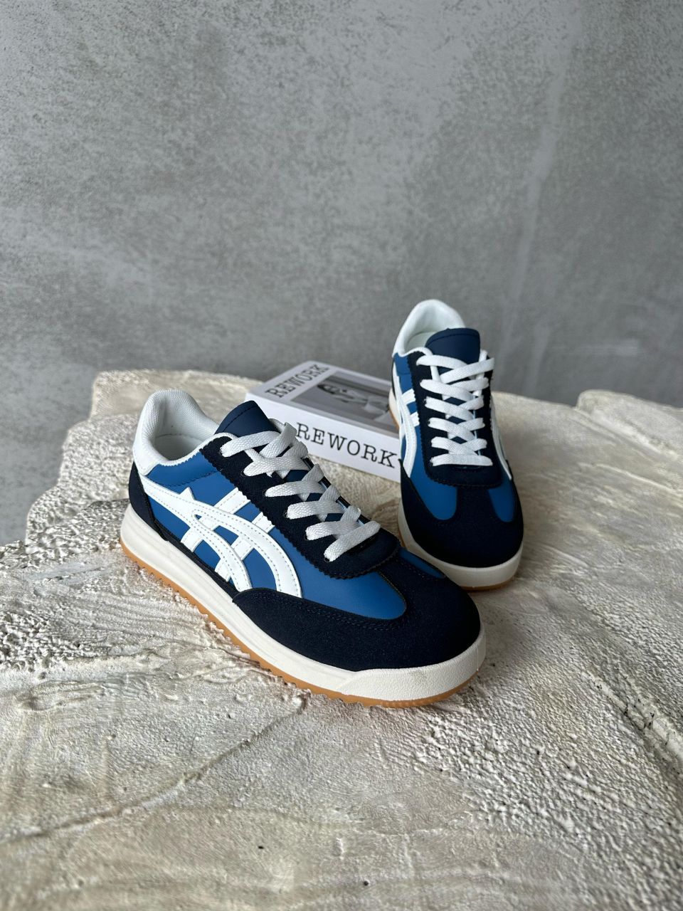 фото весенние женские кроссовки оптом