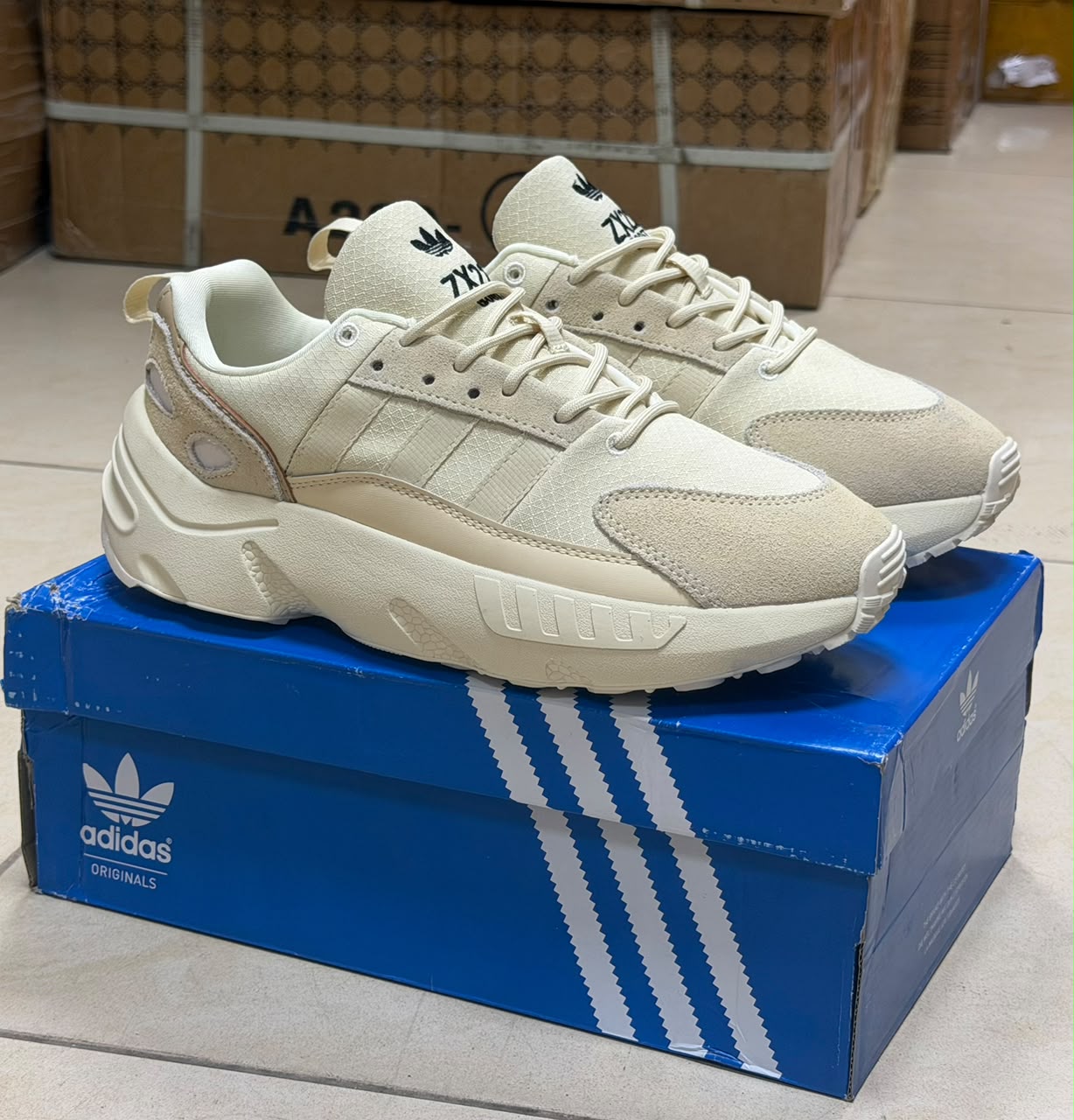 картинка Мужские кроссовки Adidas бежевые 315490 от магазина Одежда+